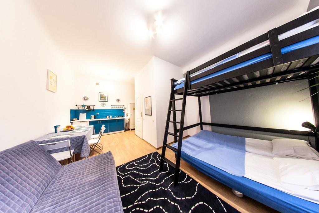 Homely Apartment'S Old Town Краков Экстерьер фото