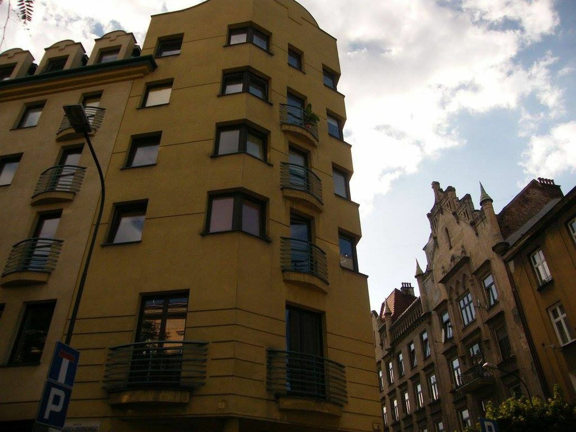 Homely Apartment'S Old Town Краков Экстерьер фото